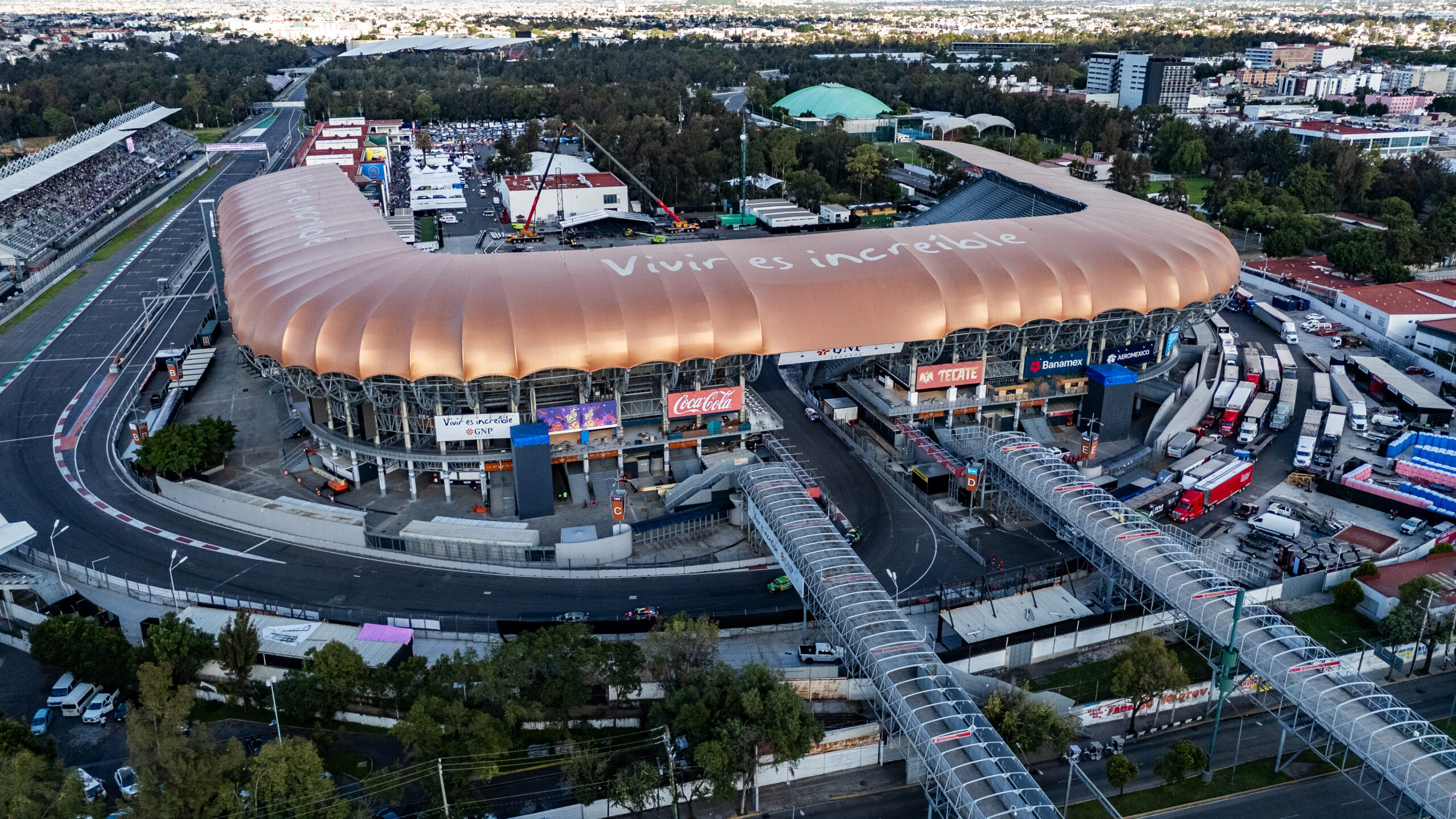 Vista aérea del Autódromo Hermanos Rodríguez y Estadio GNP Seguros, archivo del 16 de agosto de 2025.