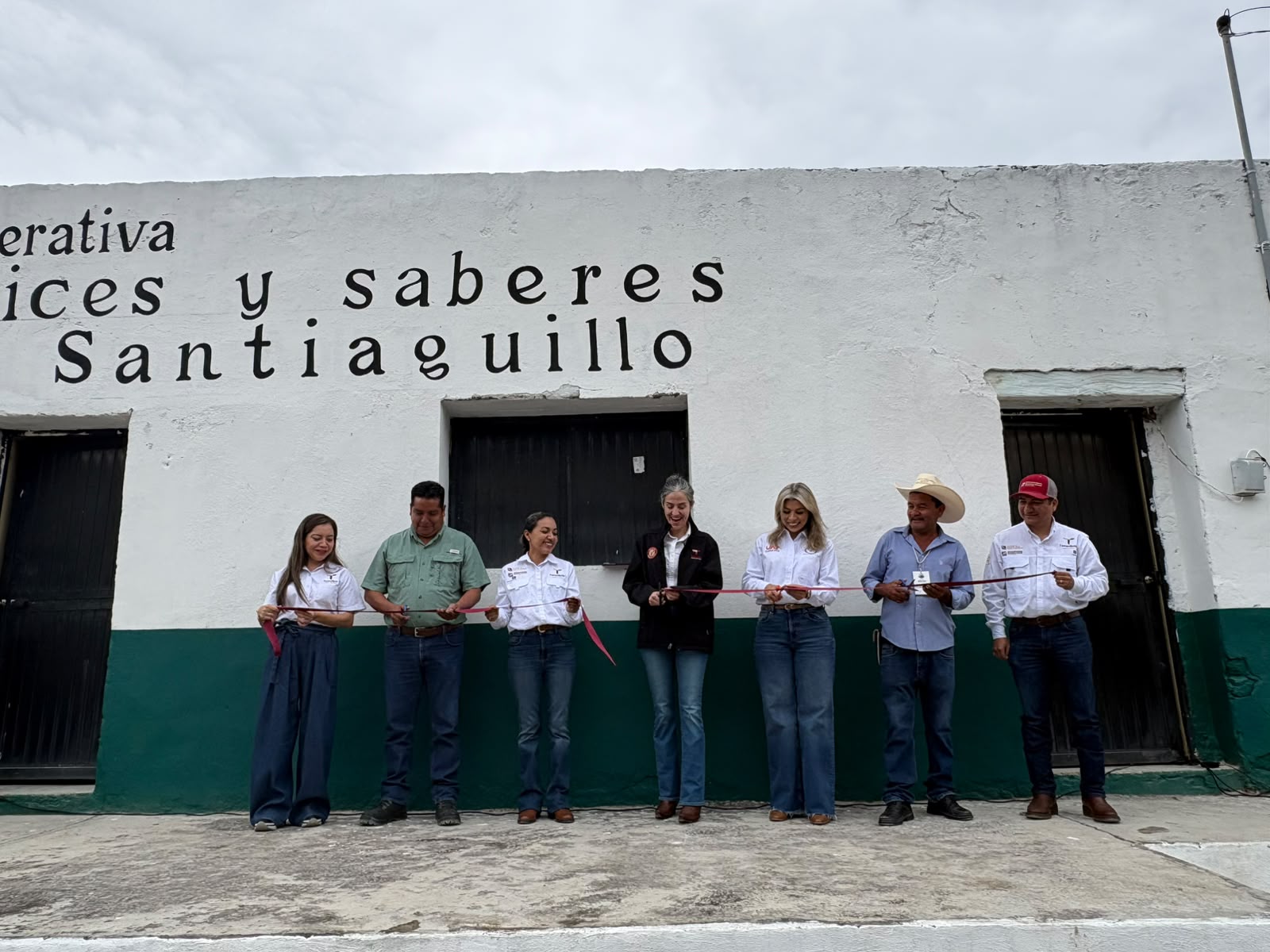 Actividad de apertura en la sede comunitaria.