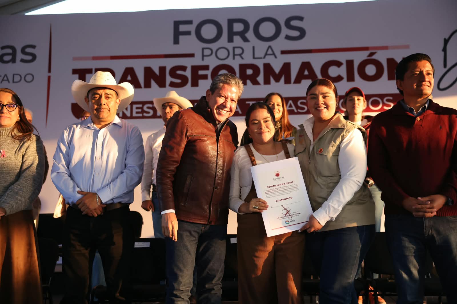 DAVID MONREAL ANUNCIA AMPLIACIÓN DE PROGRAMAS DE VIVIENDA EN PINOS Y VILLA HIDALGO