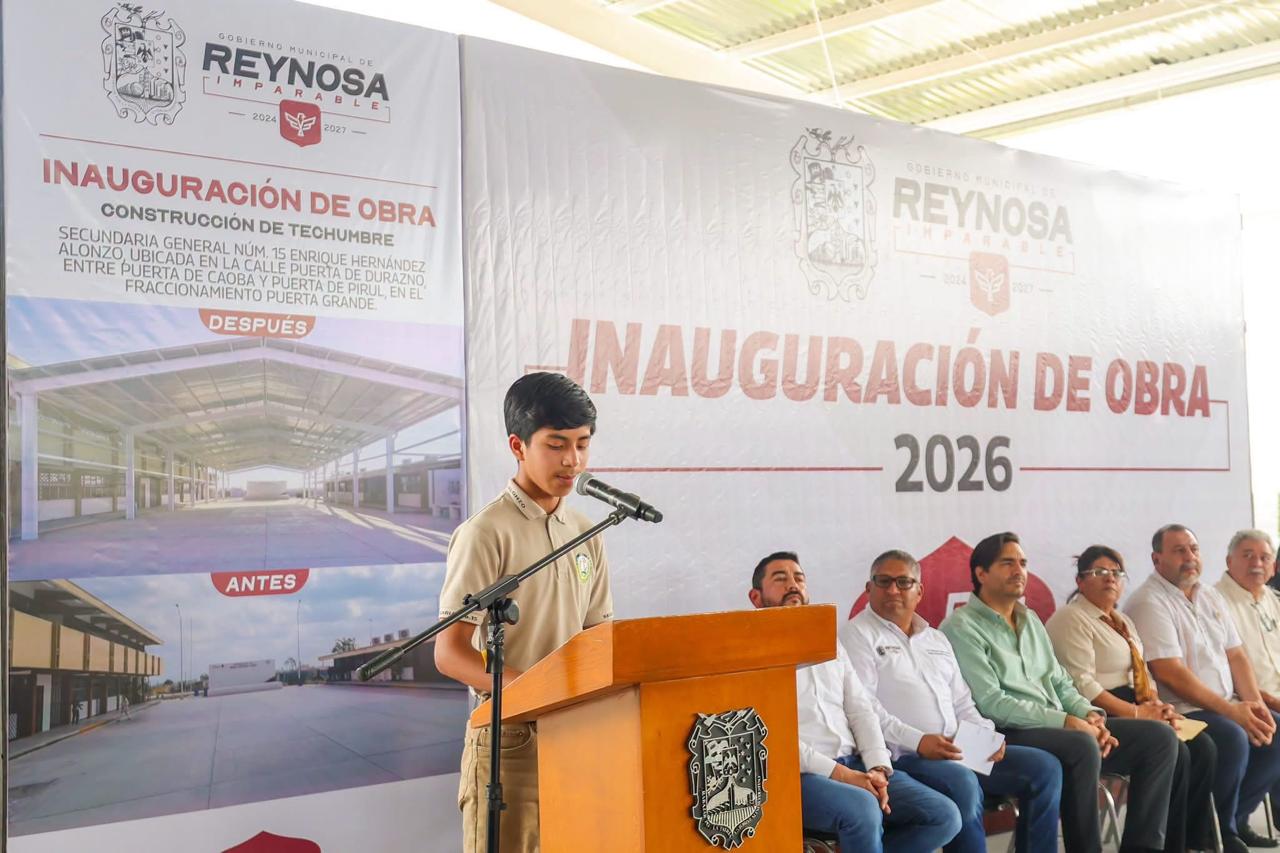 CARLOS PEÑA ORTIZ ENTREGA TECHUMBRE A LA SECUNDARIA 15 DE PUERTA GRANDE
